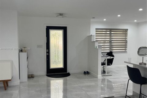 Снять в аренду виллу или дом в Купер-Сити, Флорида 4 спальни, 193.98м2, № 2006600 - фото 19