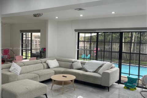 Снять в аренду виллу или дом в Купер-Сити, Флорида 4 спальни, 193.98м2, № 2006600 - фото 11