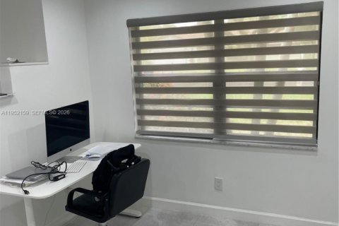 Снять в аренду виллу или дом в Купер-Сити, Флорида 4 спальни, 193.98м2, № 2006600 - фото 16