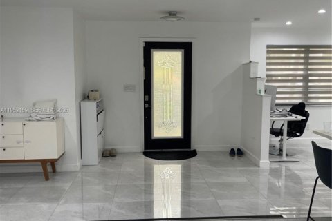 Снять в аренду виллу или дом в Купер-Сити, Флорида 4 спальни, 193.98м2, № 2006600 - фото 17