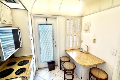 Купить кондоминиум в Помпано-Бич, Флорида 3 комнаты, 83.61м2, № 2083764 - фото 12