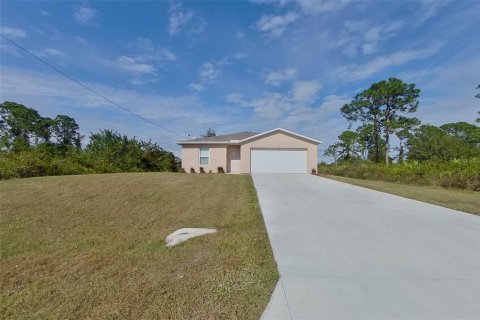 Villa ou maison à Lehigh Acres, Floride 4 chambres, 134.62 m2 № 2430440