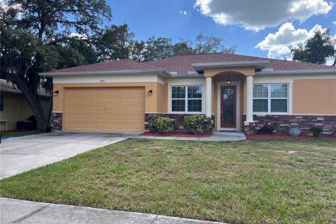 House in Tarpon Springs, Florida 3 bedrooms, 150.32 sq.m. № 2403658