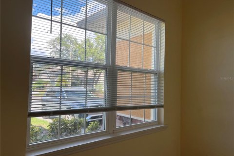 House in Tarpon Springs, Florida 3 bedrooms, 150.32 sq.m. № 2403658 - photo 9