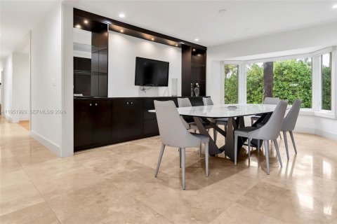 Villa ou maison à vendre à Coral Gables, Floride: 5 chambres, 356.37 m2 № 2053126 - photo 17