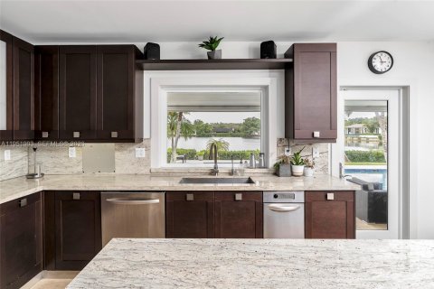 Villa ou maison à vendre à Coral Gables, Floride: 5 chambres, 356.37 m2 № 2053126 - photo 20