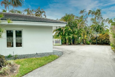 Villa ou maison à vendre à Coral Gables, Floride: 5 chambres, 356.37 m2 № 2053126 - photo 4
