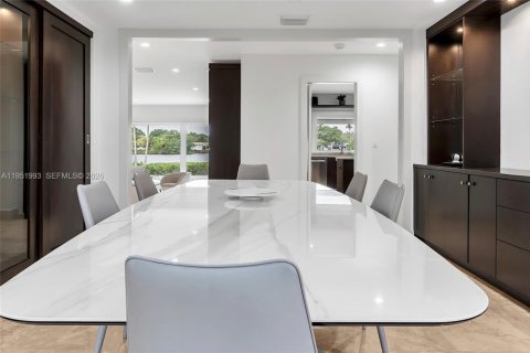 Villa ou maison à vendre à Coral Gables, Floride: 5 chambres, 356.37 m2 № 2053126 - photo 18