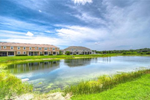 Townhouse in HARMONY AT LAKEWOOD RANCH in Bradenton, Florida 3 bedrooms, 151.8 sq.m. № 2378086 - photo 7