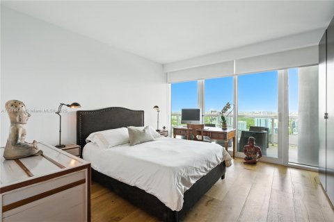 Condo in Miami, Florida, 2 bedrooms  № 1841221 - photo 8