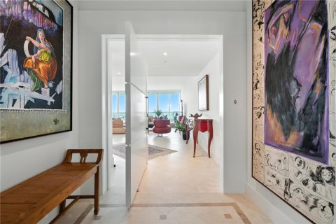 Condo in Miami, Florida, 2 bedrooms  № 1841221 - photo 1