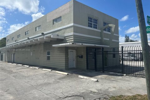 Immobilier commercial à Hollywood, Floride № 1980211