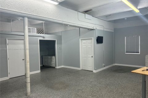 Immobilier commercial à vendre à Hollywood, Floride № 1980211 - photo 4