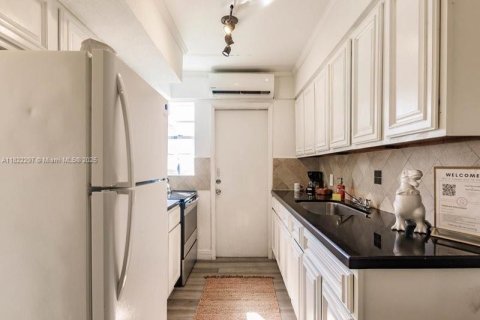 Condominio en venta en Miami Beach, Florida, 37.25 m2 № 1783734 - foto 8