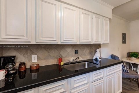 Condominio en venta en Miami Beach, Florida, 37.25 m2 № 1783734 - foto 10