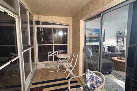 Condo in Bradenton, Florida, 1 bedroom  № 2394328 - photo 16