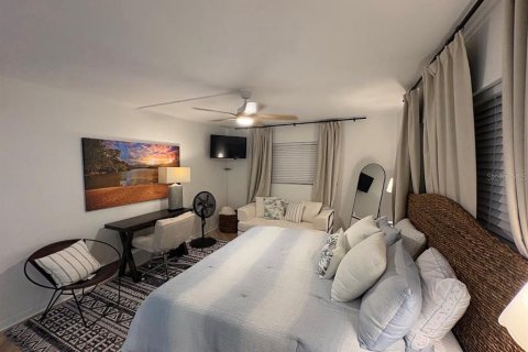 Condo in Bradenton, Florida, 1 bedroom  № 2394328 - photo 11