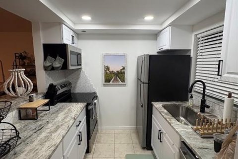 Condo in Bradenton, Florida, 1 bedroom  № 2394328 - photo 4