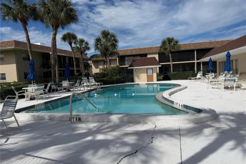Condo in Bradenton, Florida, 1 bedroom  № 2394328 - photo 18