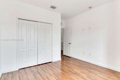 House in Doral, Florida 5 bedrooms, 221.01 sq.m. № 2080727 - photo 20