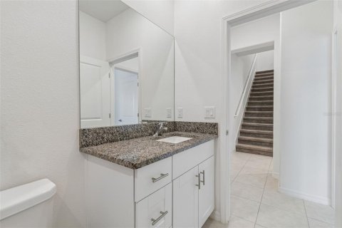 Townhouse in PALM RIVER TOWNHOMES in Tampa, Florida 4 bedrooms, 192.96 sq.m. № 2124939 - photo 22