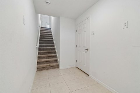 Townhouse in PALM RIVER TOWNHOMES in Tampa, Florida 4 bedrooms, 192.96 sq.m. № 2124939 - photo 6