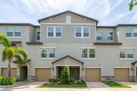 Touwnhouse à PALM RIVER TOWNHOMES à Tampa, Floride 4 chambres, 192.96 m2 № 2124939