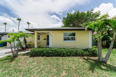 House in New Port Richey, Florida 2 bedrooms, 96.99 sq.m. № 2222745 - photo 3