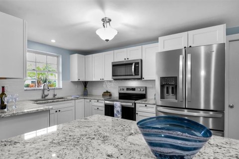 House in New Port Richey, Florida 2 bedrooms, 96.99 sq.m. № 2222745 - photo 16