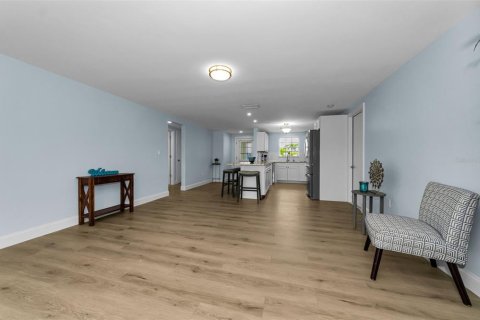 House in New Port Richey, Florida 2 bedrooms, 96.99 sq.m. № 2222745 - photo 13