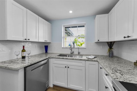 House in New Port Richey, Florida 2 bedrooms, 96.99 sq.m. № 2222745 - photo 20