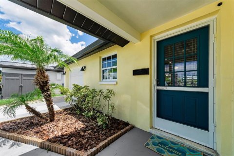 House in New Port Richey, Florida 2 bedrooms, 96.99 sq.m. № 2222745 - photo 8