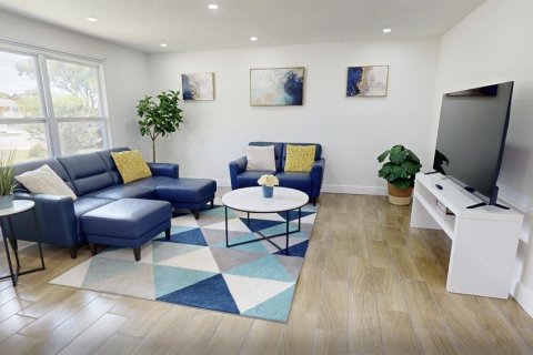 Casa en venta en Orlando, Florida, 4 dormitorios, 192.68 m2 № 2148923 - foto 6