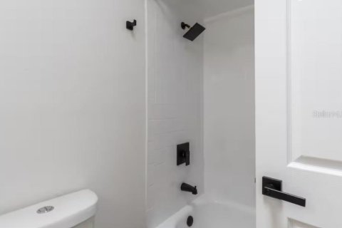 Casa en venta en Orlando, Florida, 4 dormitorios, 192.68 m2 № 2148923 - foto 25