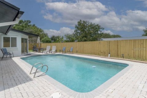 Casa en venta en Orlando, Florida, 4 dormitorios, 192.68 m2 № 2148923 - foto 2