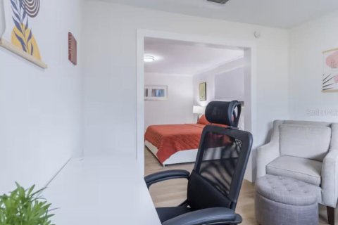 Casa en venta en Orlando, Florida, 4 dormitorios, 192.68 m2 № 2148923 - foto 18