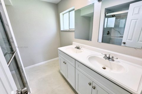 Copropriété à vendre à Davie, Floride: 3 chambres, 237.37 m2 № 2077786 - photo 29