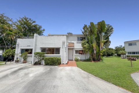 Copropriété à vendre à Davie, Floride: 3 chambres, 237.37 m2 № 2077786 - photo 3