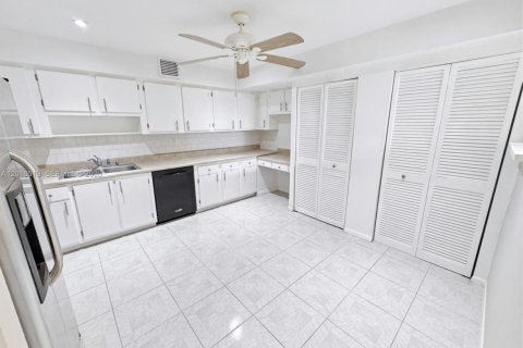 Copropriété à vendre à Davie, Floride: 3 chambres, 237.37 m2 № 2077786 - photo 16