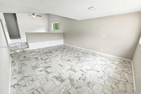 Copropriété à vendre à Davie, Floride: 3 chambres, 237.37 m2 № 2077786 - photo 7