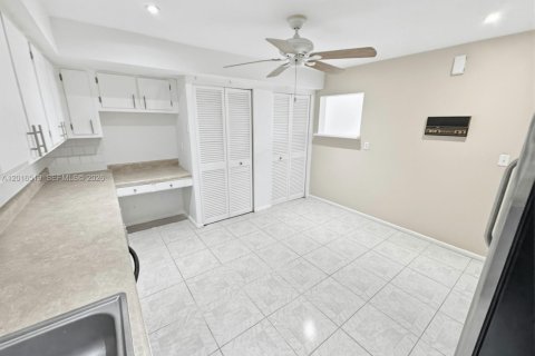 Copropriété à vendre à Davie, Floride: 3 chambres, 237.37 m2 № 2077786 - photo 17
