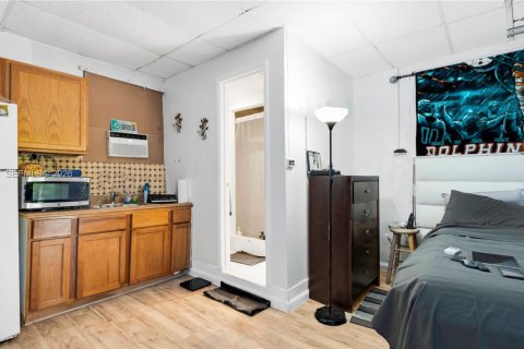 House in Hollywood, Florida 3 bedrooms, 167.6 sq.m. № 2086343 - photo 25