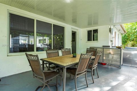 House in Hollywood, Florida 3 bedrooms, 167.6 sq.m. № 2086343 - photo 28