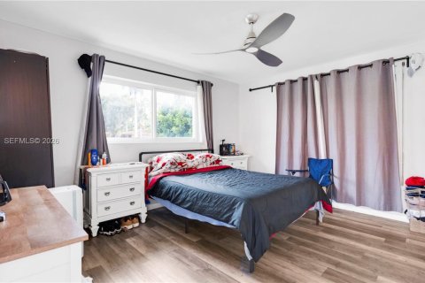 House in Hollywood, Florida 3 bedrooms, 167.6 sq.m. № 2086343 - photo 21