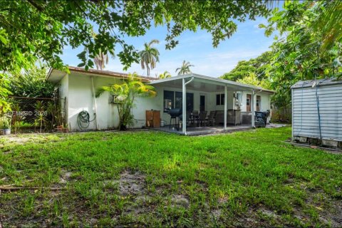 House in Hollywood, Florida 3 bedrooms, 167.6 sq.m. № 2086343 - photo 29