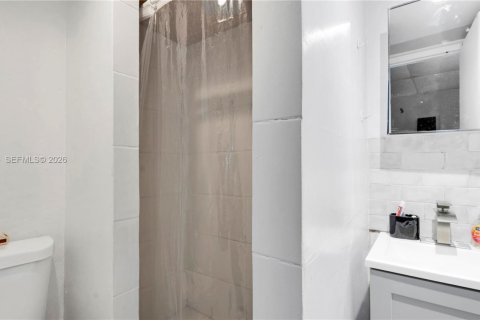 House in Hollywood, Florida 3 bedrooms, 167.6 sq.m. № 2086343 - photo 27