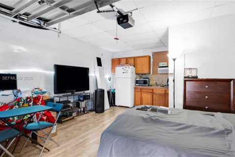 House in Hollywood, Florida 3 bedrooms, 167.6 sq.m. № 2086343 - photo 24
