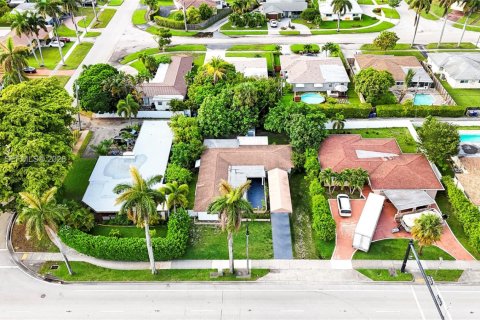 House in Hollywood, Florida 3 bedrooms, 167.6 sq.m. № 2086343 - photo 5