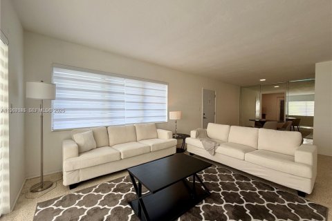 Apartamento en Bay Harbor Islands, Florida 2 dormitorios, 97.55 m2 № 2029756