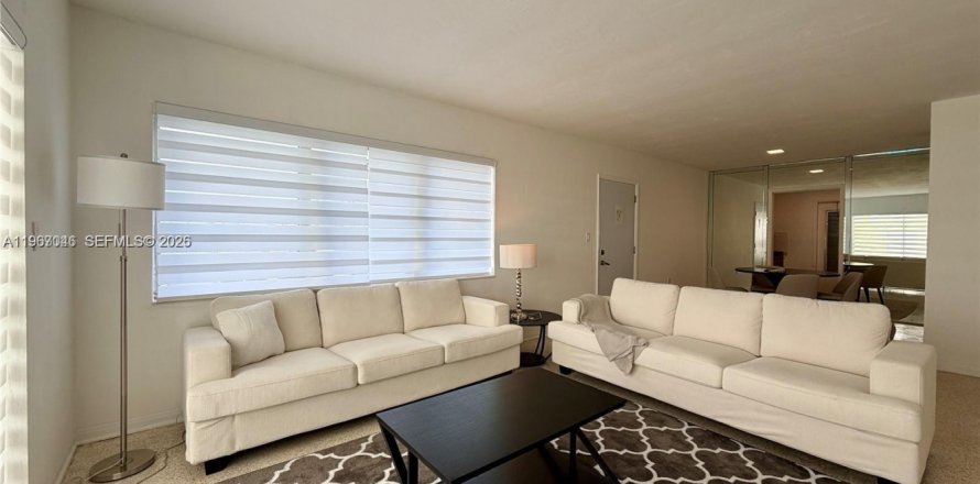 Apartamento en Bay Harbor Islands, Florida 2 dormitorios, 97.55 m2 № 2029756